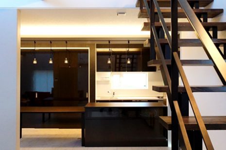 マスキュリンな　キッチンの家