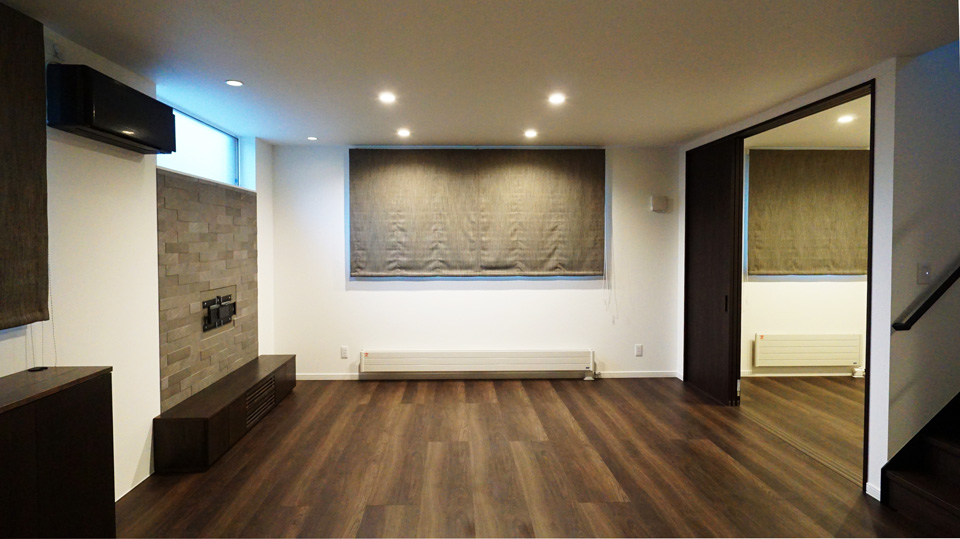 シックにまとめた　男前の家