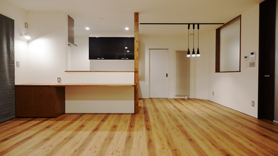 リビングと一体　畳で安らぐ家