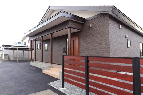 重厚感漂う　大人の平屋